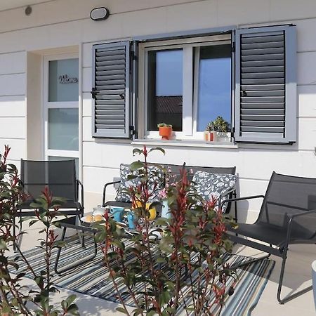 Studio Apartman Karlita Slano Bagian luar foto