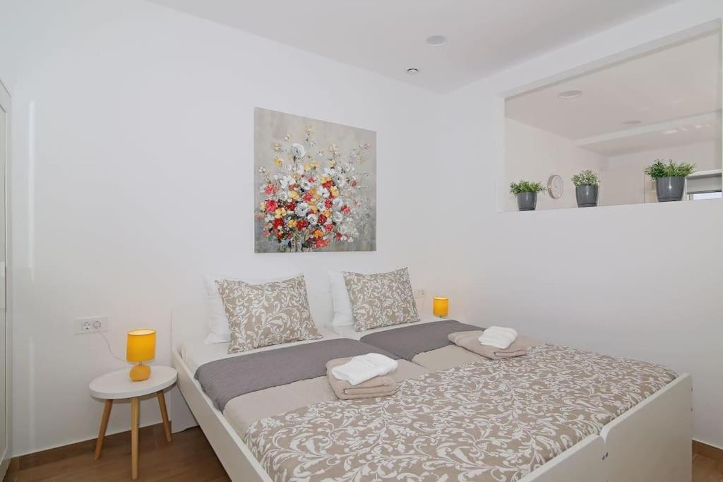 Studio Apartman Karlita Slano Bagian luar foto
