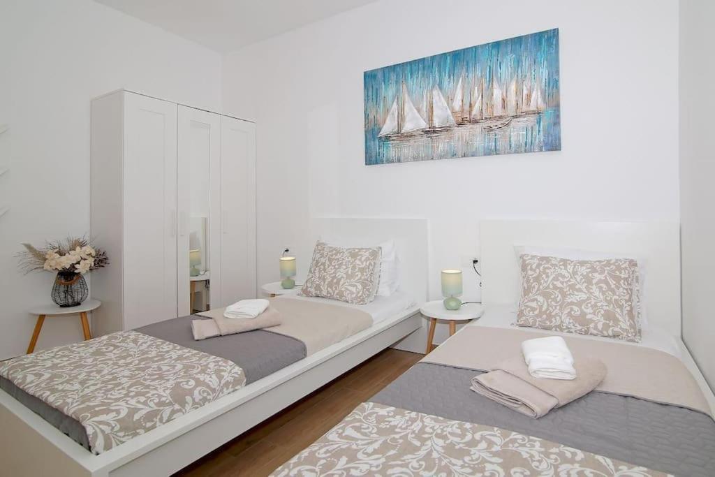Studio Apartman Karlita Slano Bagian luar foto