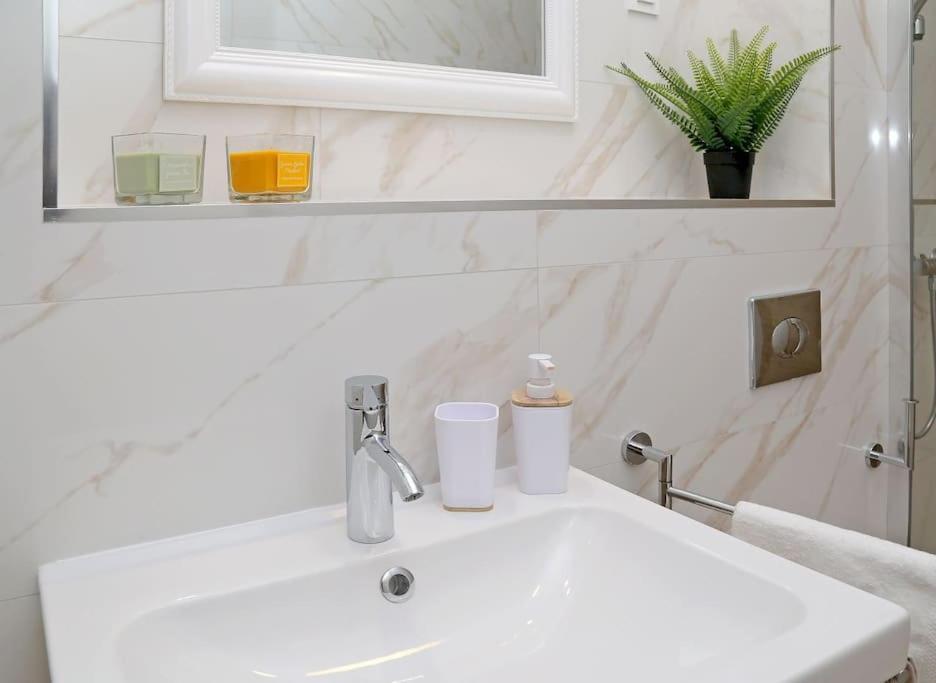 Studio Apartman Karlita Slano Bagian luar foto