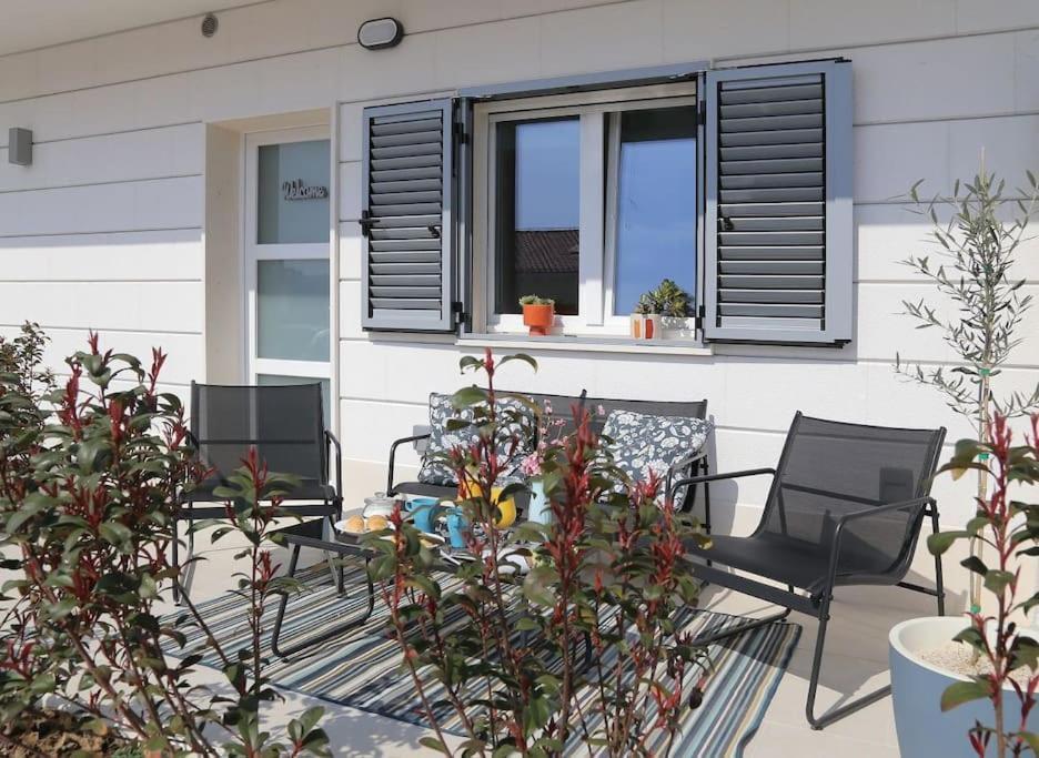 Studio Apartman Karlita Slano Bagian luar foto