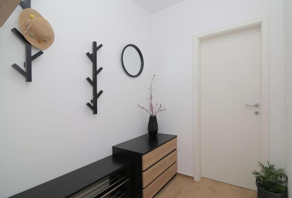 Studio Apartman Karlita Slano Bagian luar foto