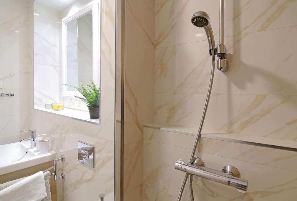 Studio Apartman Karlita Slano Bagian luar foto